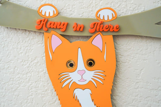 'Hang in There' Cat Wall Hanging